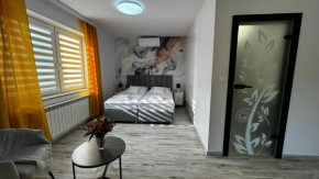 Zagrodek Pizza & SPA klimatyczny domek 13 osobowy 2 apartamentowy z salą do organizacji imprez nieopodal jeziora Rożnowskiego z widokiem na góry Gródek nad Dunajcem